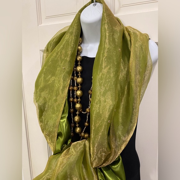 Bohemian chartreuse silk wrap - Picture 5 of 12